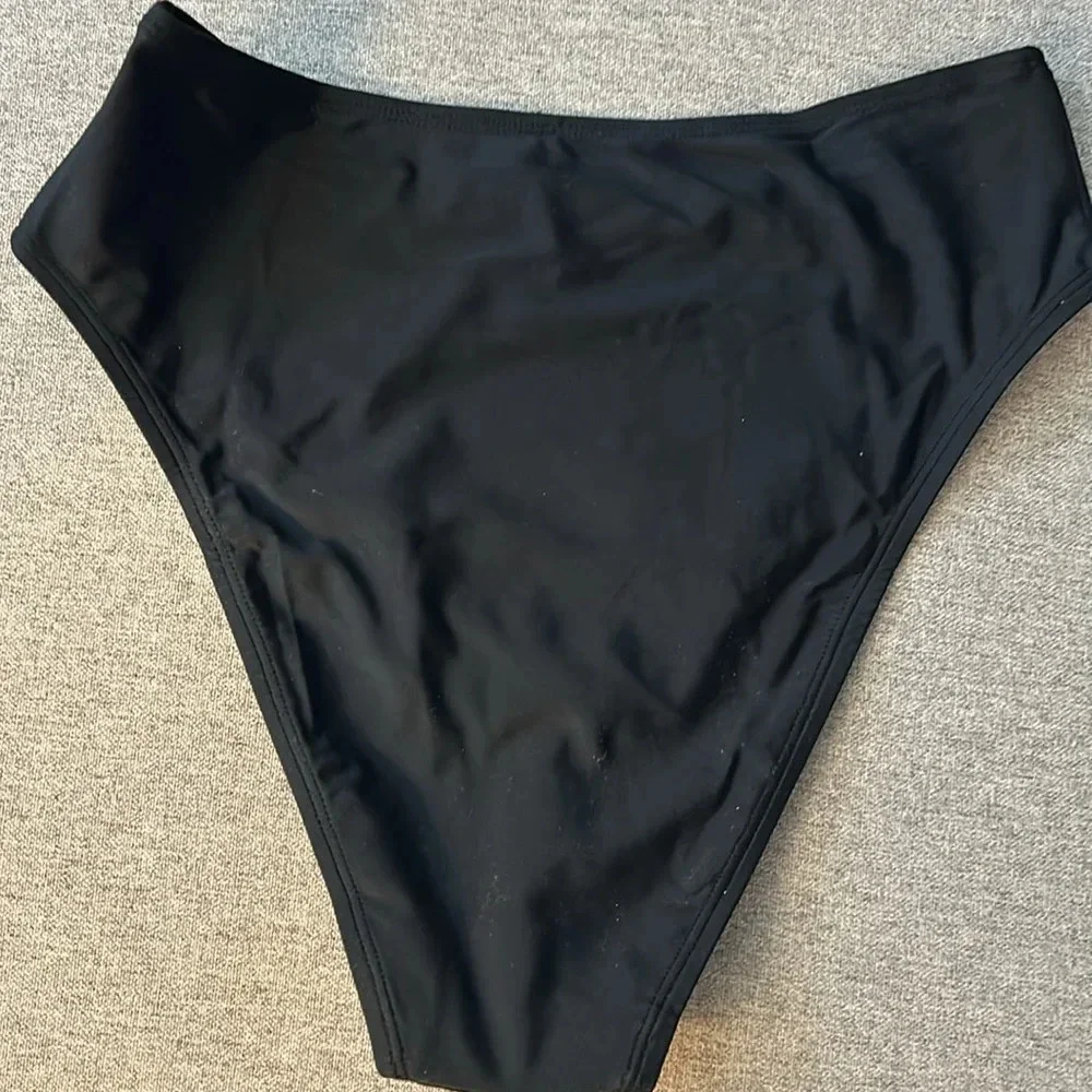 Cupshe black crossover